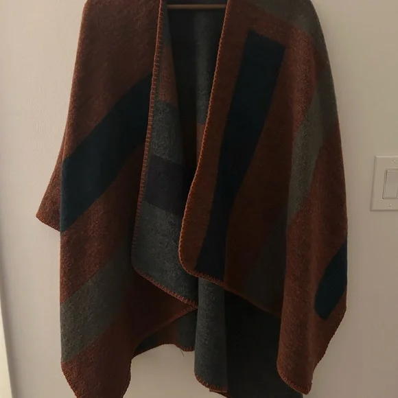 BB Dakota Brown and Gray Colorblock Poncho - Picture 9 of 14